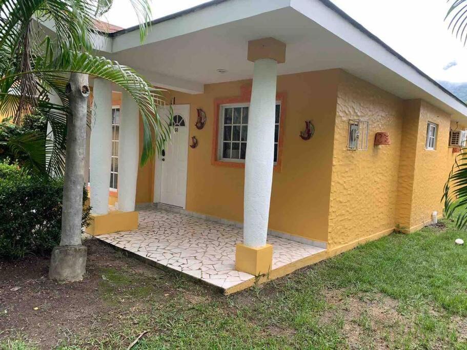 Villa De Ali In Palma Real La Ceiba Exterior photo